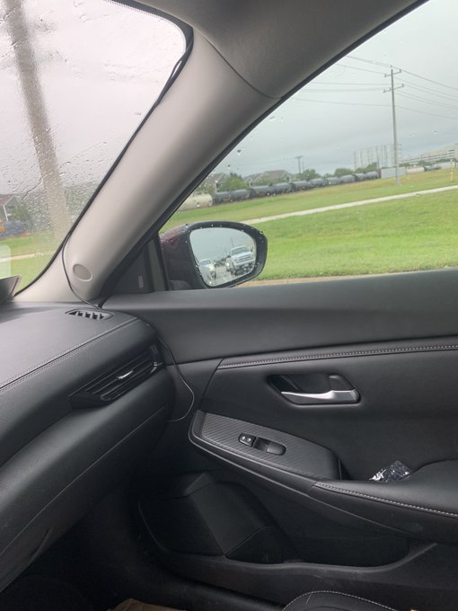 When you have to pee but you live in a town famous for the regular interruptions of your daily drives<a href="/tag/mvsales"class="tags"><span>#mvsales</span></a>