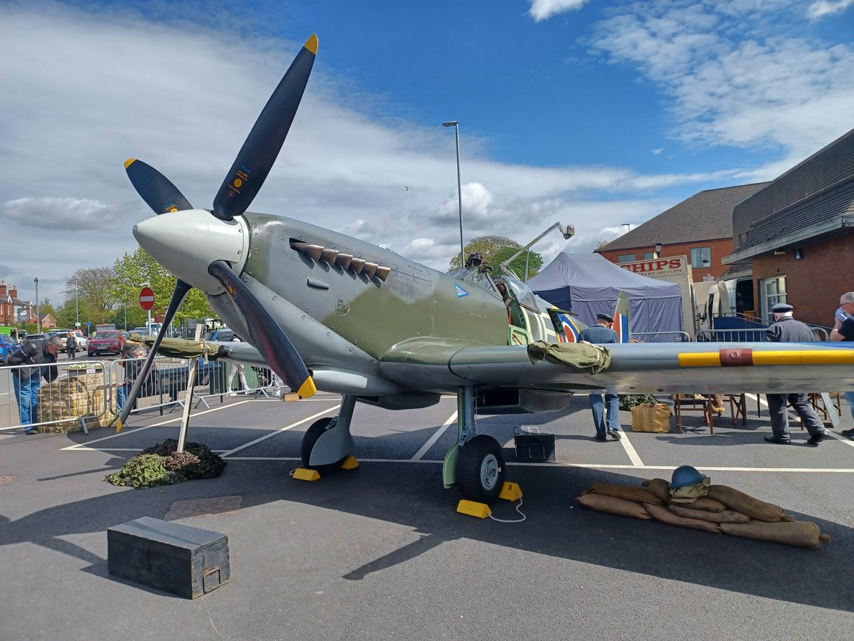 #sandbach Sandbach Festival of Transport with a Spitfire, Army trucks and Foden lorries. Nice weather for it today.