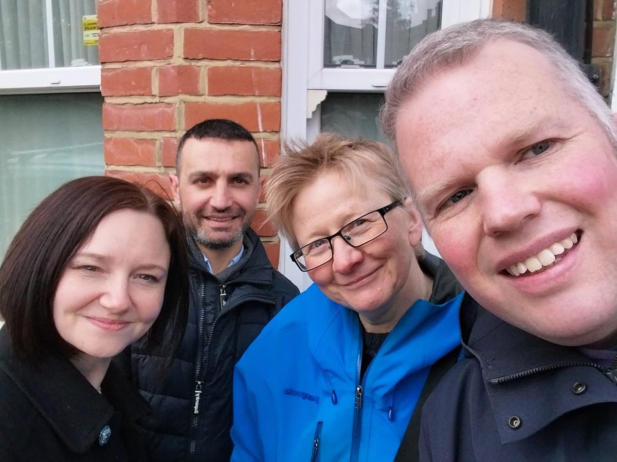 Team Laycock are happy canvassers. With @staff_heather, @Cllr_NTuran, @diarmaid_w, @fincraig1, Roulin, Arthur and Janice #VoteLabour #VoteSadiq #VoteSem #Islington @UKLabour @IslingtonLabour