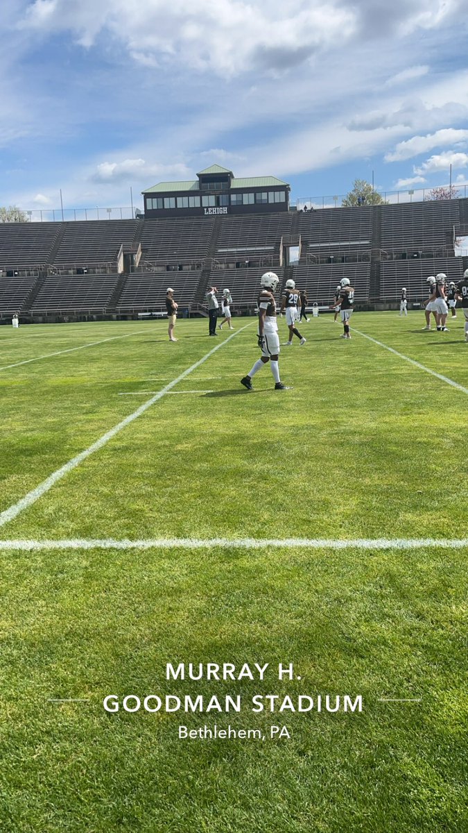MarkHarrington_'s tweet photo. I got the chance to visit @LehighFootball  for their spring game! Big thank you to @CoachBozym for giving me the chance to come up, and @CoachBenThaw for talking about the LB’s. @LU_CoachMac @coach_cahill @NedimyerVince @MtLionFootball https://t.co/2vdH8yvWJy