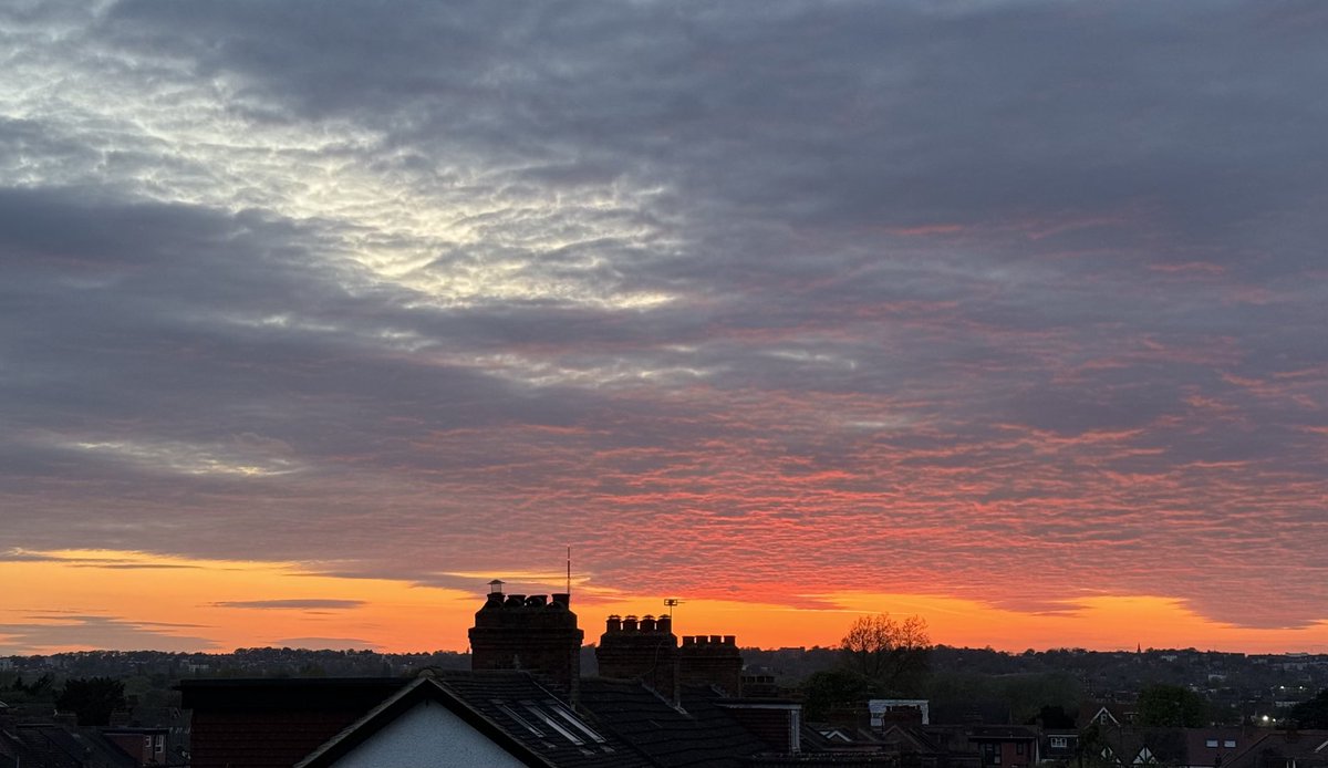 mrcmyers's tweet image. Lovely #sunset ⁦@Beckenham⁩ #springsky #iphone15ProMax no touch ups!