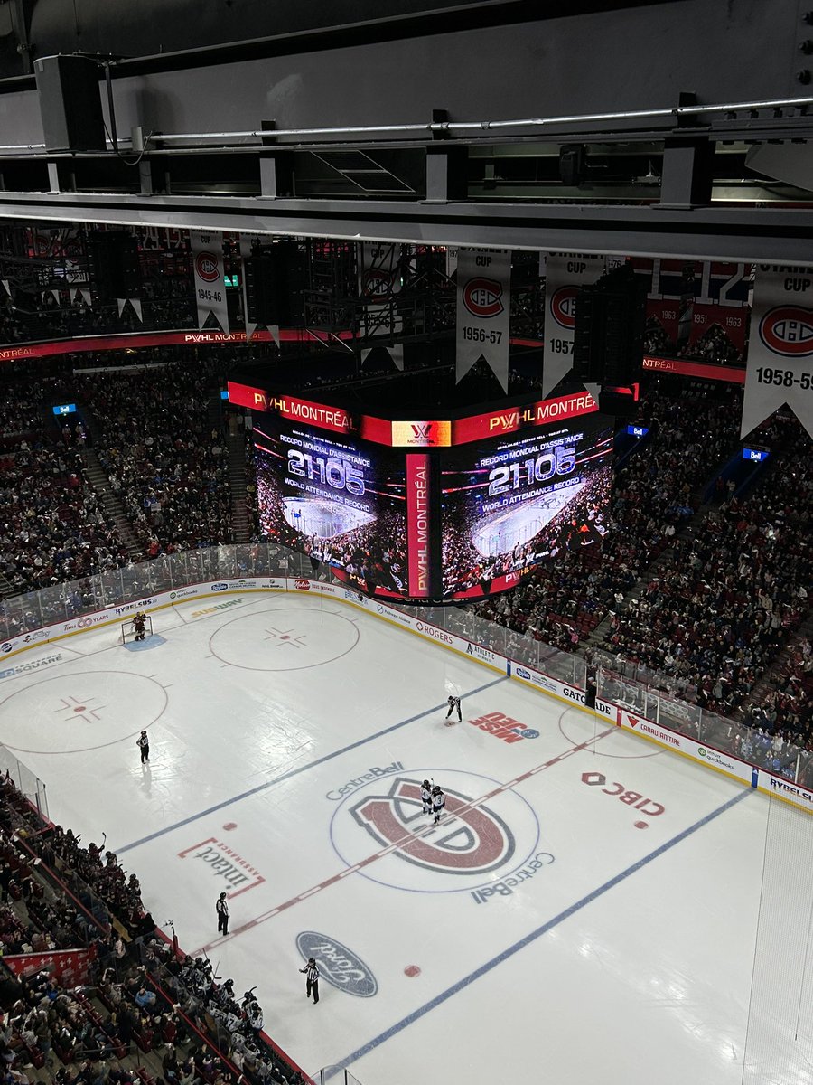 IT'S OFFICIAL 🚨 The Duel at the Top between Montreal and Toronto at the Bell Centre is the MOST ATTENDED WOMEN'S HOCKEY GAME in history with 21,105 fans in attendance 🏒