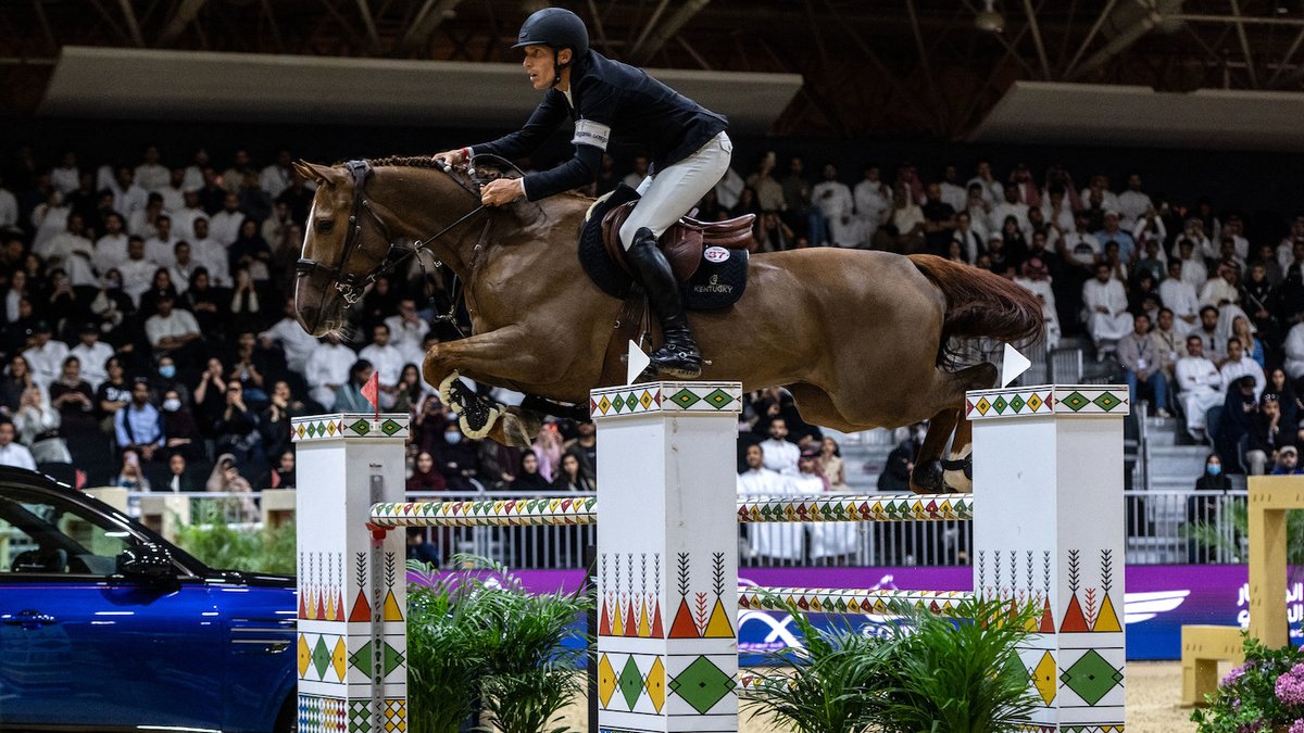 King Edward writes his name among showjumping legends with World Cup Final double trib.al/658sKRw