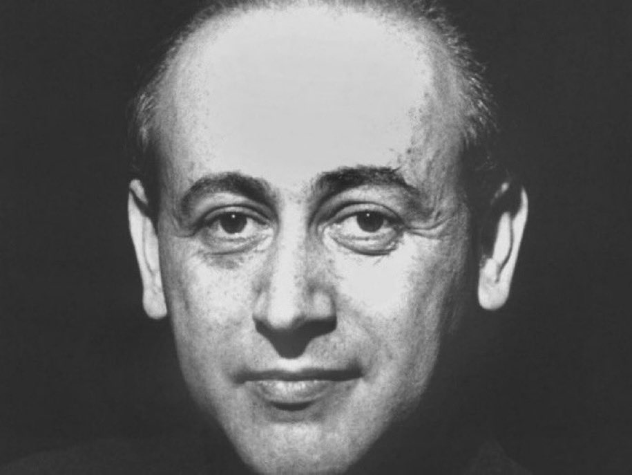 Peine01's tweet photo. Ein Dröhnen: es ist 
Die Wahrheit selbst 
Unter die Menschen 
Getreten 
Mitten ins 
Metapherngestöber 

Paul Celan. https://t.co/bdjLYid6JX
