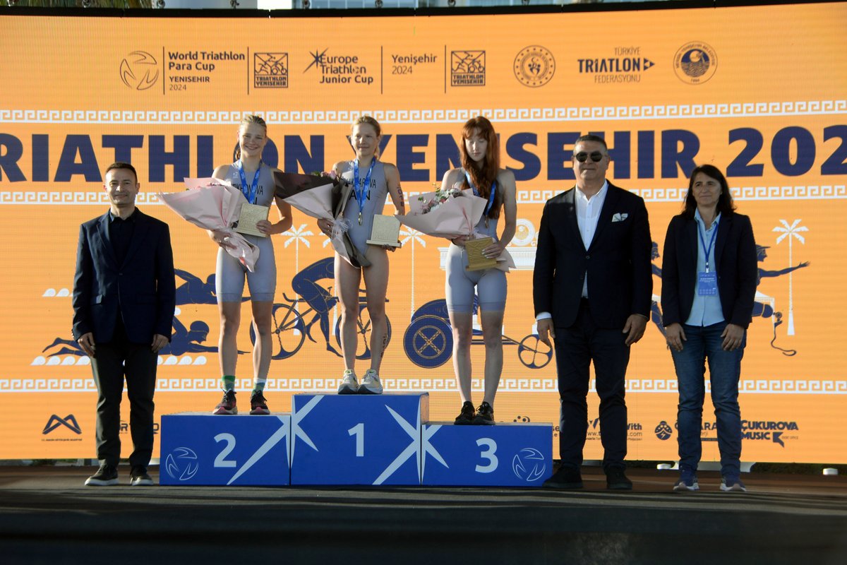 Avrupa Gençler Triatlon Kupası gerçekleştirildi Mersin'de Yenişehir Belediyesi ev sahipliğinde düzenlenen Avrupa Gençler Triatlon Kupası yarışlarında dereceye giren sporcular ödüllerini aldı. dha.com.tr/2425110