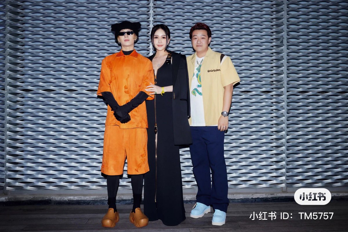 JacksonWGlobal's tweet image. [XHS] 240420 马元旦子, Christine

Jackson at the #LouisVuitton #PREFALL2024 Voyager Show

#JacksonWangLouisVuitton #JacksonWang #王嘉尔 #잭슨 #TEAMWANG @JacksonWang852