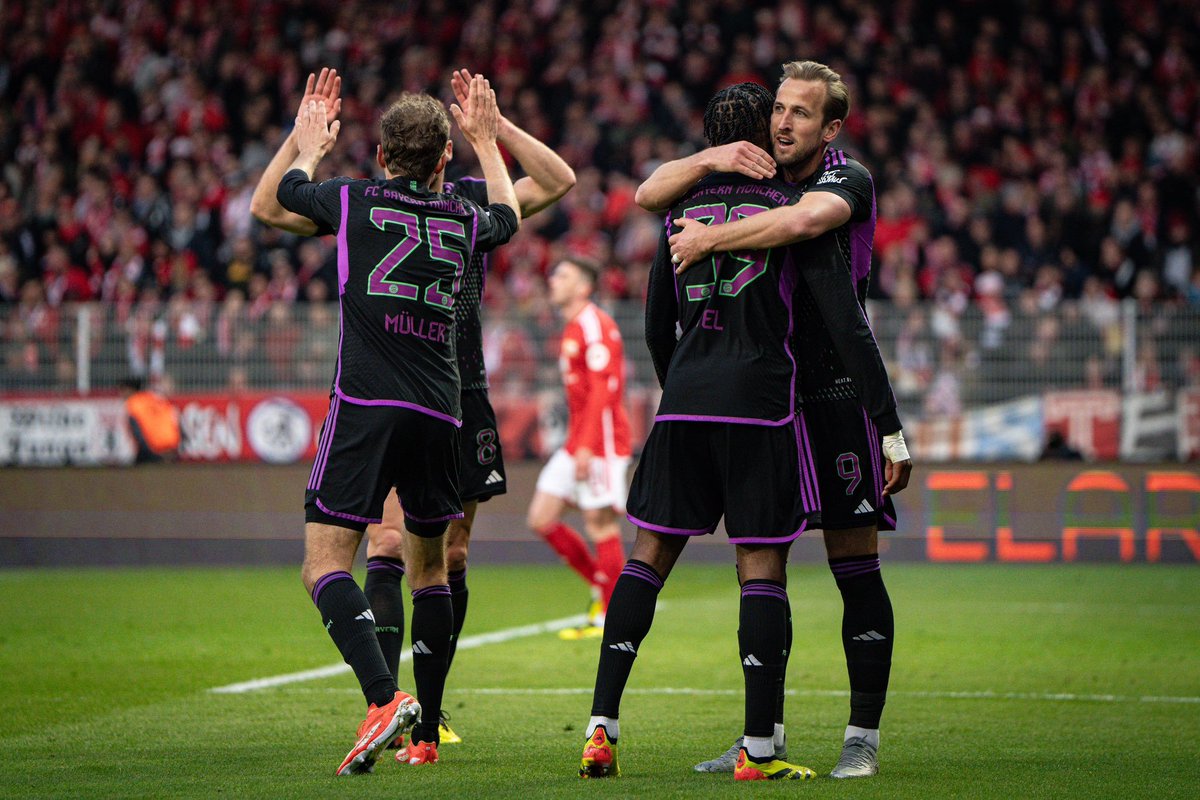 A Harry Kane wondergoal, a Thomas Müller brace, Tel back on the scoresheet, minutes for Pavlovic, Zvonarek, and Bryan, and a resounding win. All in all, an excellent week for Bayern. You can see this team is gaining confidence each game, let's hope it continues!