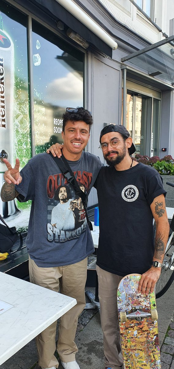 lelaborantinla's tweet photo. merci le skate https://t.co/z3TAFRgRT7