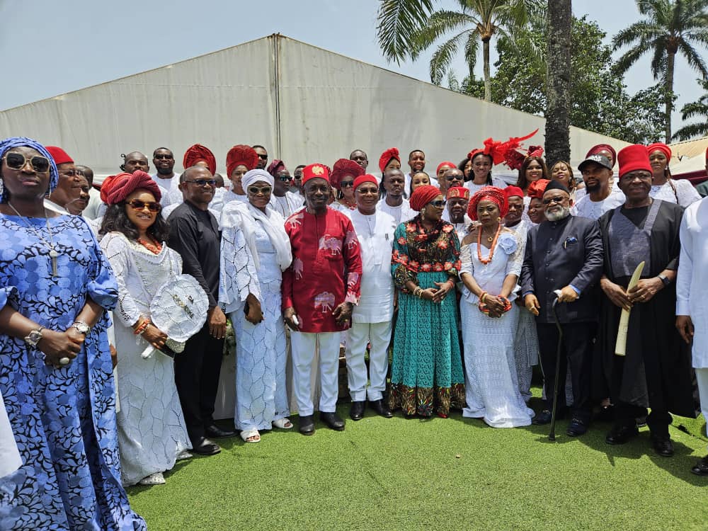 PeterObi's tweet photo. Today, I joined other mourners to pay my last respects to an exceptional patriot, father figure to many, an elder statesman, and the First Civilian Governor of New Anambra State, Chief Dr. Chukwuemeka Ezeife, Okwadike Igboukwu, having joined in his State Commendation and https://t.co/DKVU8XlRAy