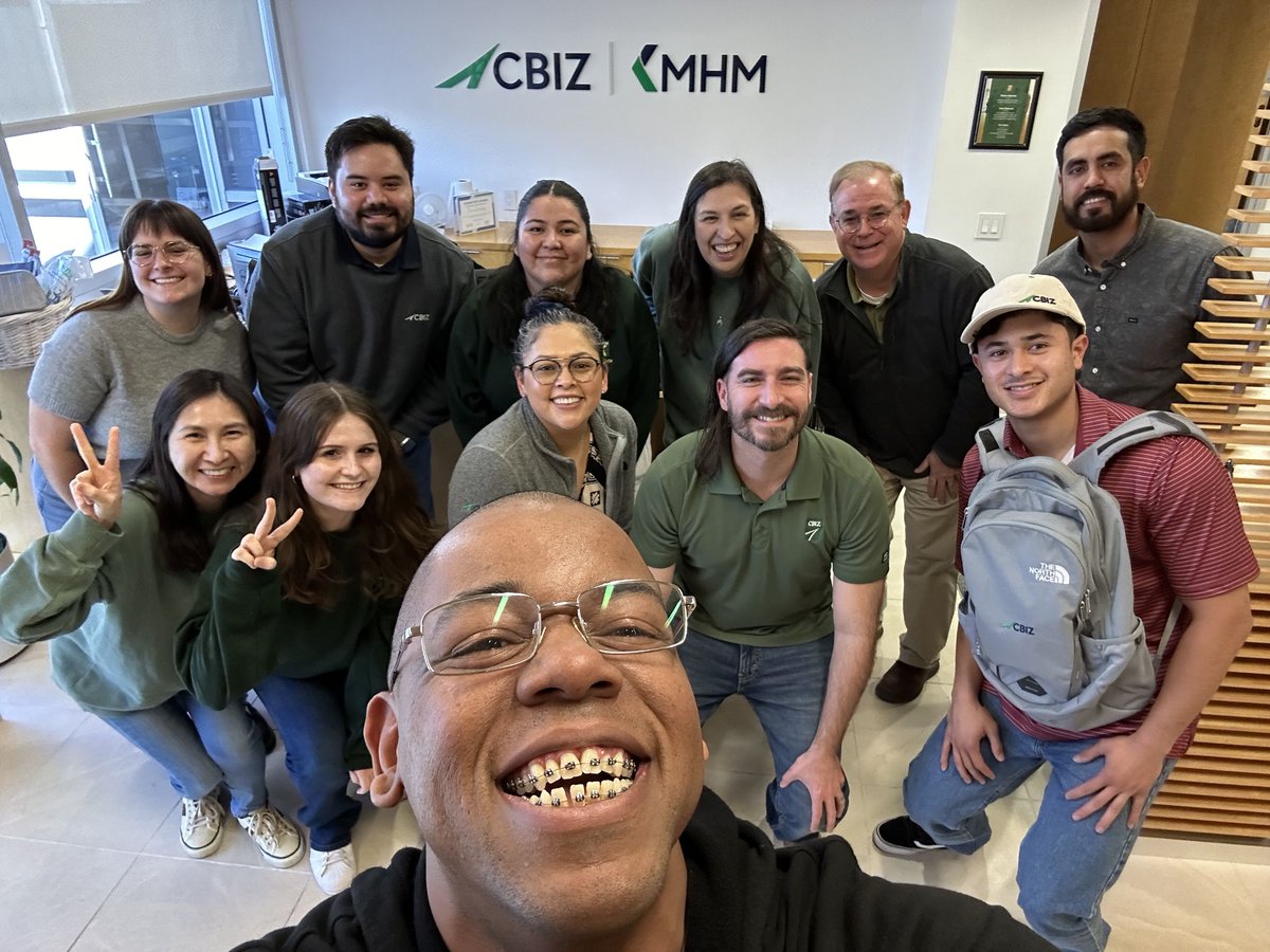 We hope you have a super Saturday! Just check out the smiles on our team members' faces in LA as they celebrated some recent promotions! 😄👏
#TeamCBIZ #LoveWhereYouWork