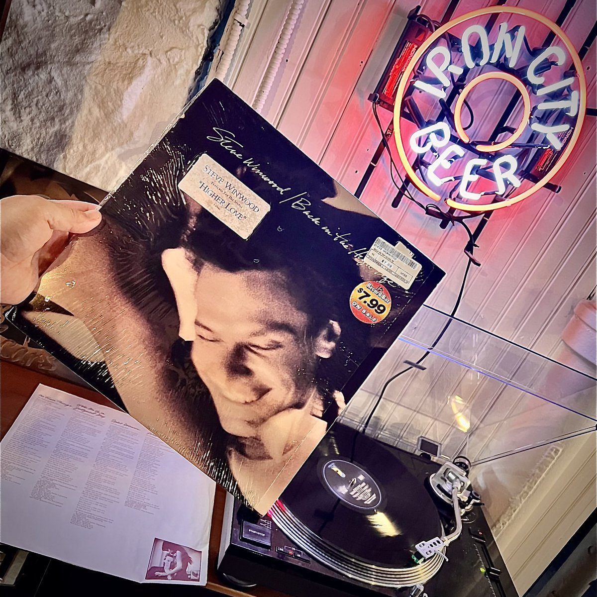 mpgeiser's tweet photo. Inspired by @JosephGBarlow to spin #SteveWinwood #BackInTheHighLife…

FANTASTIC!!❤️🤘

I also love Warren Zevon’s cover of the title song on Life’ll Kill Ya… ❤️❤️❤️

And it’s what’s spinning in Pittsburgh… https://t.co/1U4in9JAxl