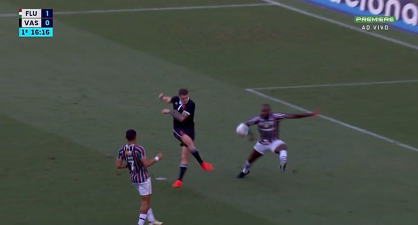 VascainosF's tweet photo. Bizarro. Vergonhoso. Palhaçada mais uma vez @CBF_Futebol https://t.co/fW37LZQzt2