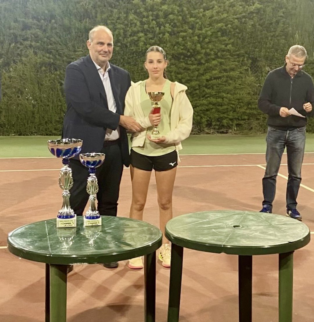 Elena Giliberti è la campionessa di singolare femminile di terza categoria del Torneo “Primavera 2024” di Carmiano.
#Lecce #Tennis #CTLecce #CircoloTennisLecce #TennisPlayer #TennisTournament #LecceTennis #SalentoTennis