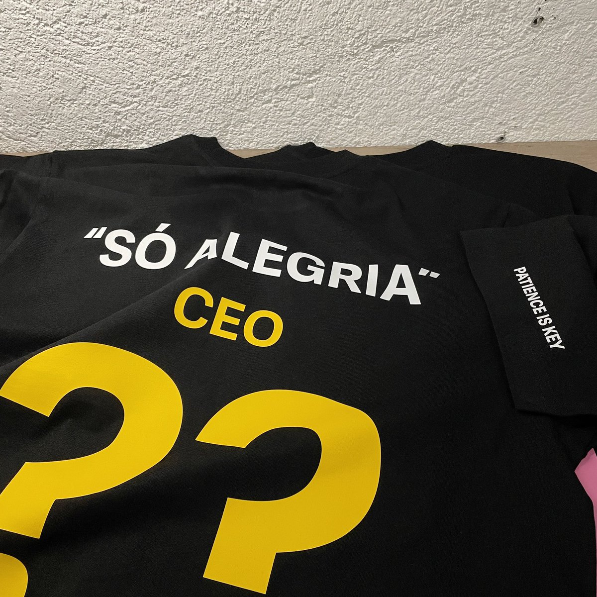 The New t-shirts for @ alegriaeventslu 🔥
As always it was a pleasure, @ dylan.almeida01 @ alegriaeventslu thank you for your trust! 

#emcustomslxb #luxembourg #tshirtdesign #flocage #tshirt #customservice #printdesign #print #dtf #dtfprinting #dtftransfers #clothingproduction