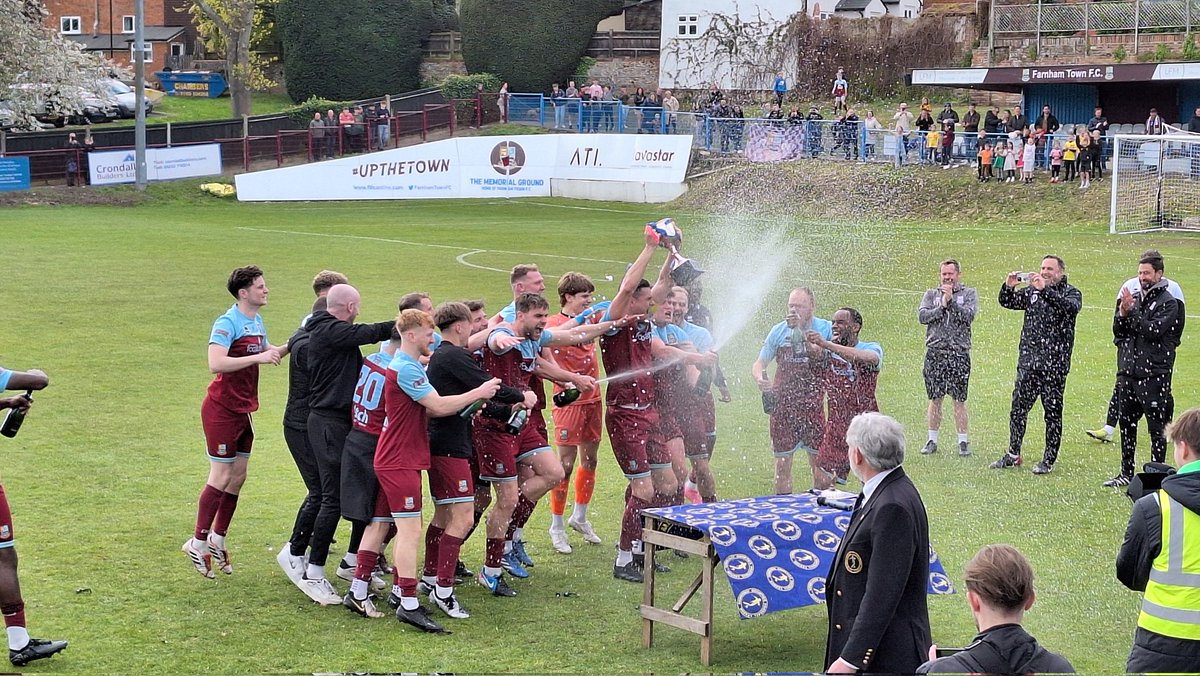 Bagshothatter's tweet photo. @FarnhamTownFC Made a good decision to come along and watch my first game. Enjoyed what I saw and have been fairly regularly since then. Great value all round, and everyone is so friendly. Today was great day and the guys really deserved celebrating with silverware. #OneDownOneToGo #UpTheTown https://t.co/XmtUiZCRsg