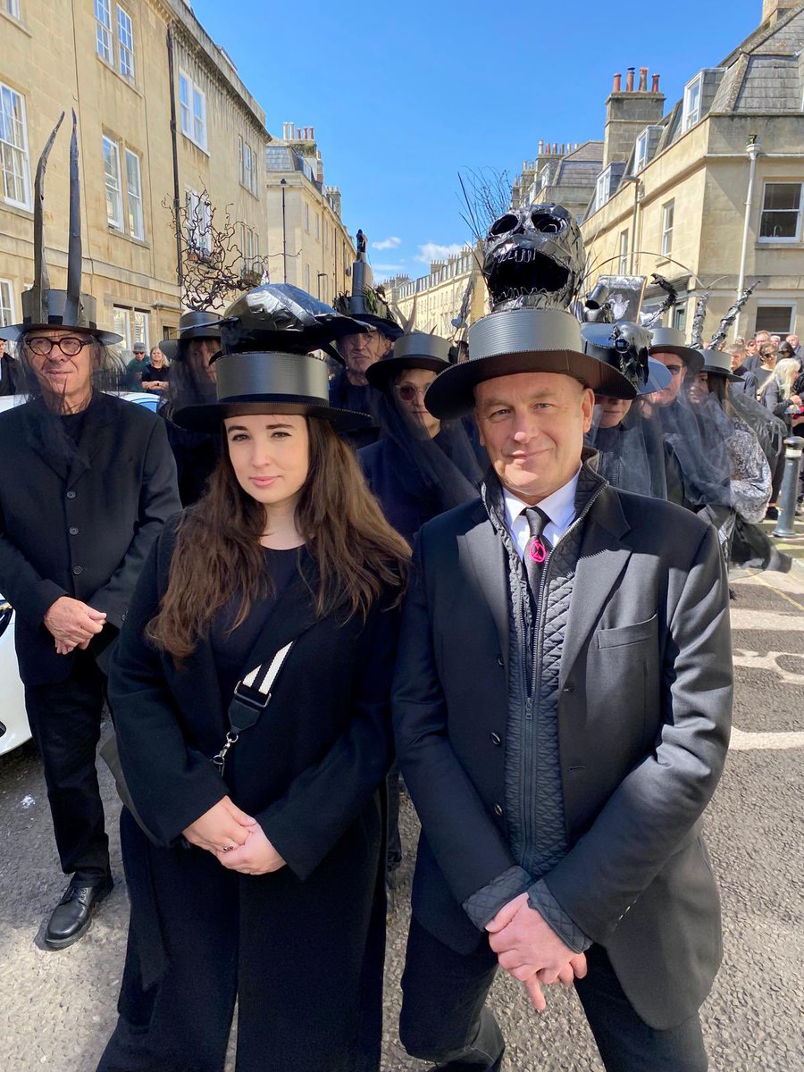 RIerdogan's tweet photo. Amazing day in Bath with @ChrisGPackham and @MeganMcCubbin #CodeRedForNature https://t.co/qPtRxNjCM5