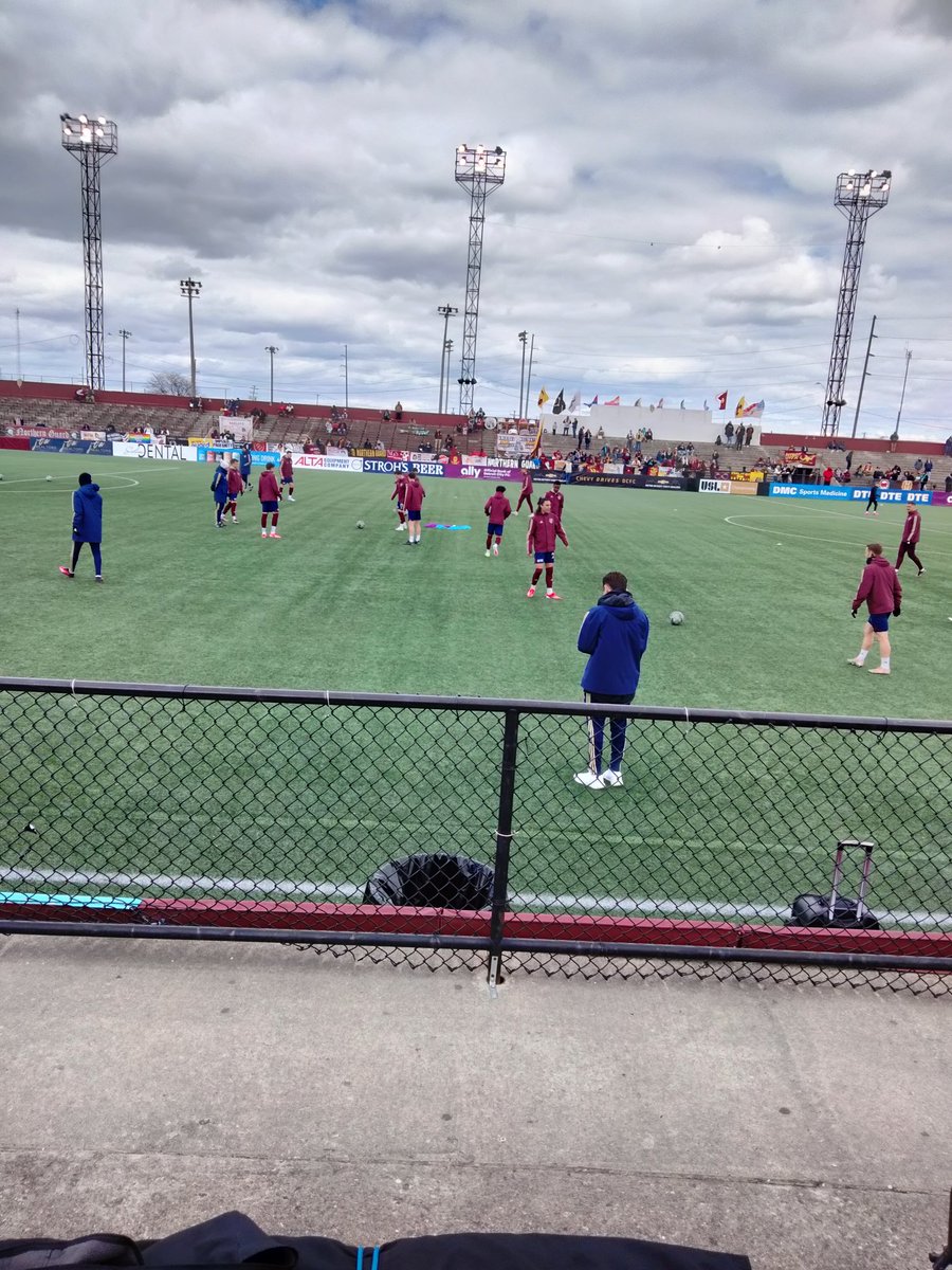 I'm going to enjoy a chilly Saturday afternoon watching Detroit City FC play Oakland (CA) Roots SC ⚽ Detroit is undefeated going into today's match starts at 4 pm at Keyworth Stadium in Hamtramck.