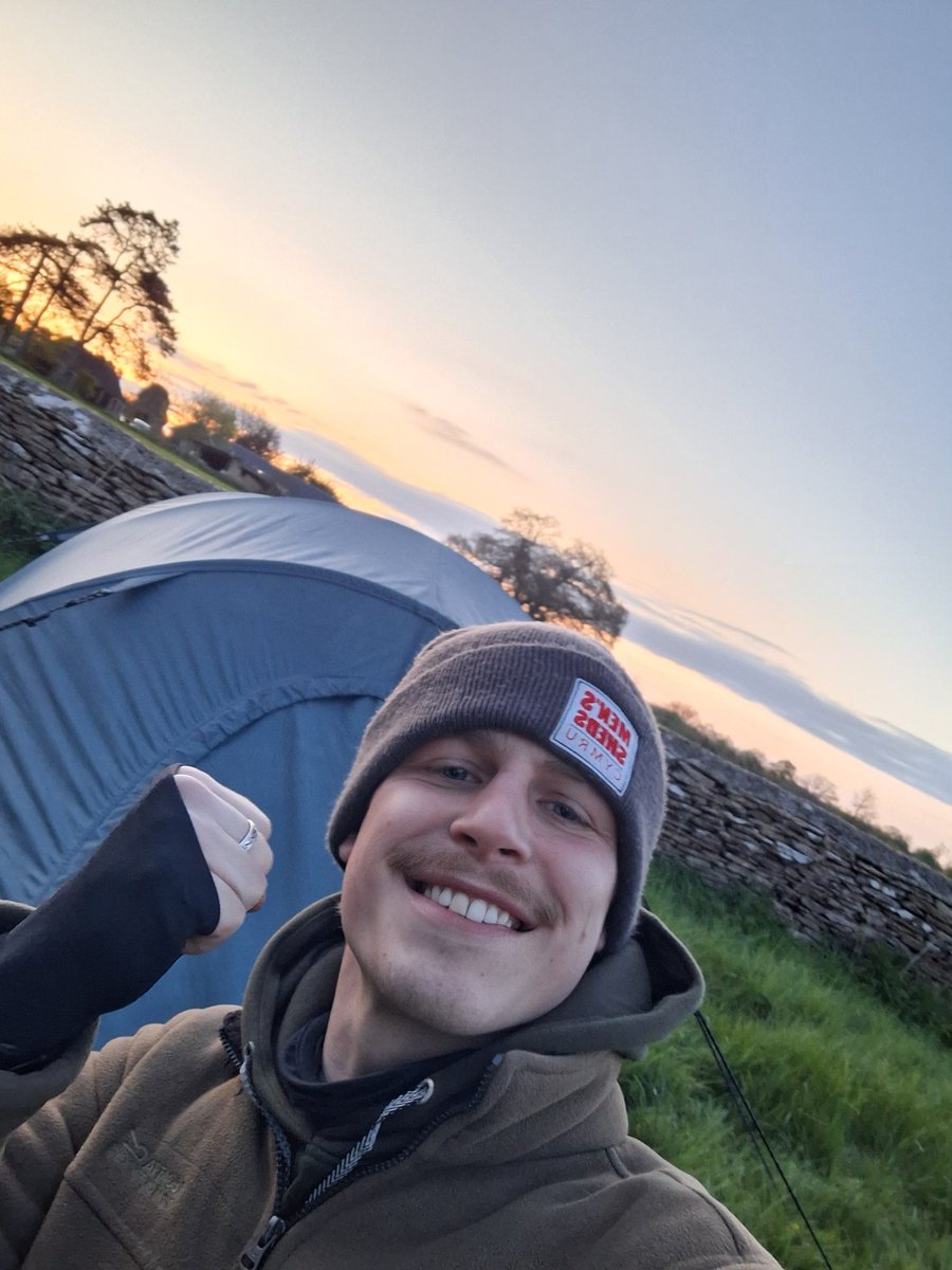What a win! C'mon Ospreys!! 🖤 

Watching on my phone from a field whilst camping on a timber framing course. Glorious sunset behind me. No regrets.

This team. 

@ospreys

#STOvOSP #ospreys