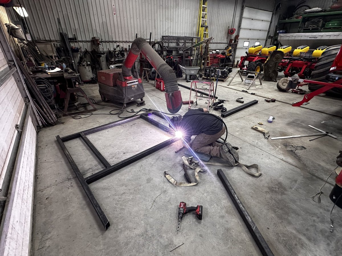 Jeff Barlow tweet media