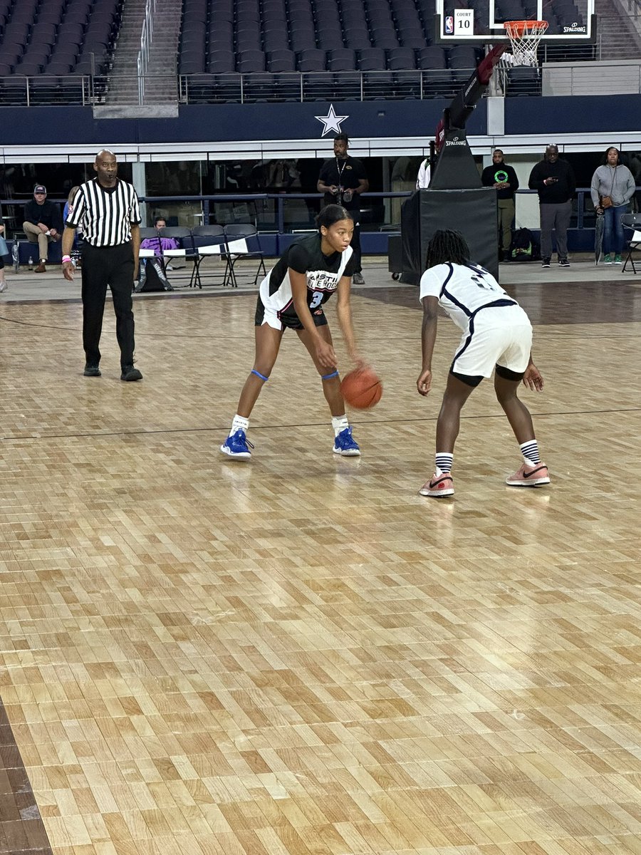 Alamo City Hoops GBB (@ach_gbb) on Twitter photo π¨LIVE Period Updates!π¨
Emma Hart is an all around threat while running the PG spot.
Back to back treys. Then Gets her team into their half court set. Iso from the top of the key, crossover & speeds by the defender for 2pts π <a href="/atxelitebball/">Austin Elite</a> RFW E40 #ACHGBB #HOT <a href="/PBRhoops/">Premier Basketball</a> π¨LIVE Period Updates!π¨
Emma Hart is an all around threat while running the PG spot.
Back to back treys. Then Gets her team into their half court set. Iso from the top of the key, crossover & speeds by the defender for 2pts π <a href="/atxelitebball/">Austin Elite</a> RFW E40 #ACHGBB #HOT <a href="/PBRhoops/">Premier Basketball</a>