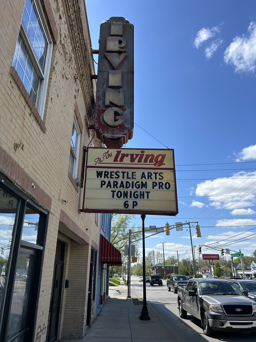 TONIGHT-LIVE PRO WRESTLING 
Come out to the historic @IrvingTheater for Starting Something from @WrestleArtsIndy & @ParadigmProWres 
Doors at 5, action starts at 6
#SupportIndependentWrestling