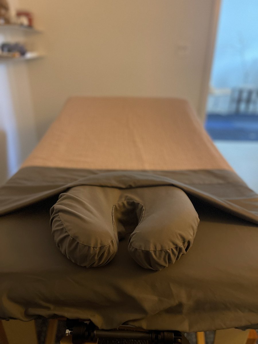 LightJurNe's tweet photo. Saturday unwind includes facial Gua Sha, Cupping, Reflexology &amp; and a warm foot bath ✨ https://t.co/n8luTq4tTC