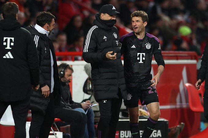 Thomas Müller and Thomas Tuchel had a humorous exchange when Müller was subbed off for Zvonarek: Müller: “[Tuchel] said: 'The goals were great, of course' - but unfortunately he also watched the rest of the game. And then we both laughed.” Tuchel clarifies: 'I told him: