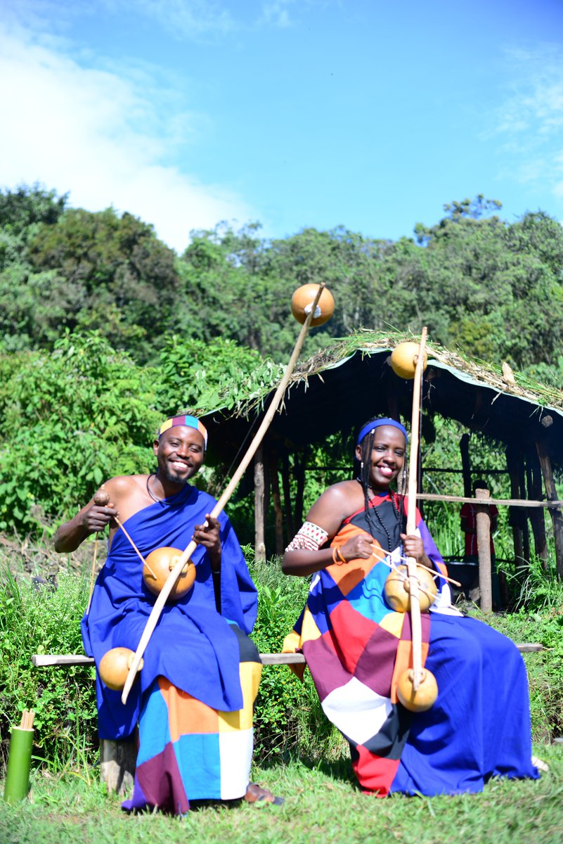 Krockdeco's tweet photo. And we are pleased to announce that we will soon be giving “ Umuduri “musical courses, with the collaboration of our very own Alfred Nyandwi.
To know more about that Traditional musical Instrument and the musical courses soon to be given,STAY TUNED!!! https://t.co/i34y4W2i1w