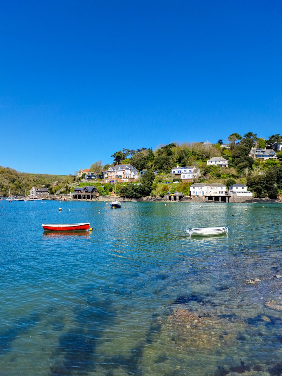 hodderd's tweet photo. A P R I L  S U N 
April sun, warm and sunny. Small boats bob to the rhythm of the receding tide on the Yealm Estuary. Beautiful Devon views.

#Devon #VisitSouthDevon #VisitDevon #LoveDevon #ExploreDevon #DevonLife #NewtonFerrers #NossMayo #SouthWestEngland #UKLandscape #Coast https://t.co/3L0vEYKPwZ