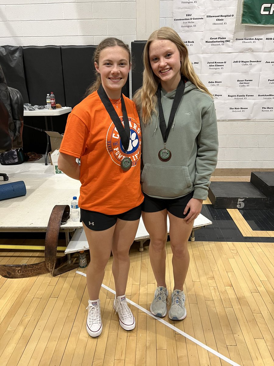 Emma takes 3rd and Ava 4th in 132 Bench!