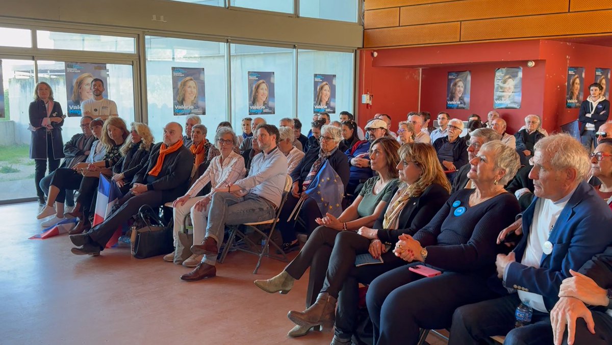 Belle réunion de campagne #besoindeurope sur ma circonscription cet après-midi en soutien à @ValerieHayer autour de @CBeaune et de @syl_brunet Merci à @al_petel , @fpetitAN , ma suppléante @FrancoiseCauwel, @AnneRudisuhli et tous les élus, militants et représentants des partis