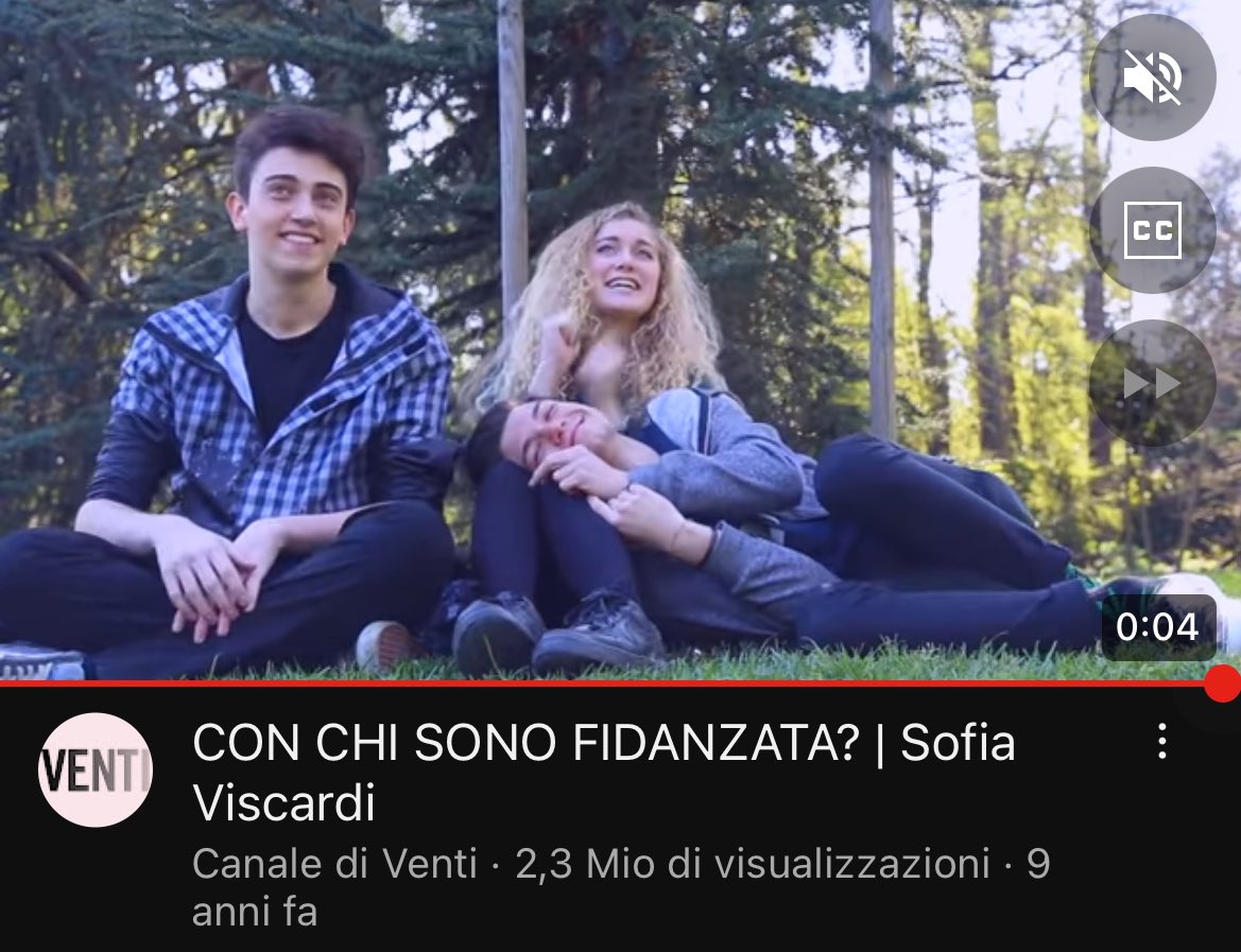 st1zzita's tweet photo. michele bravi inutile che fai l’intellettuale con quegli occhialetti tu il tuo picco di carriera lo hai raggiunto qui https://t.co/FWIBNldvkG