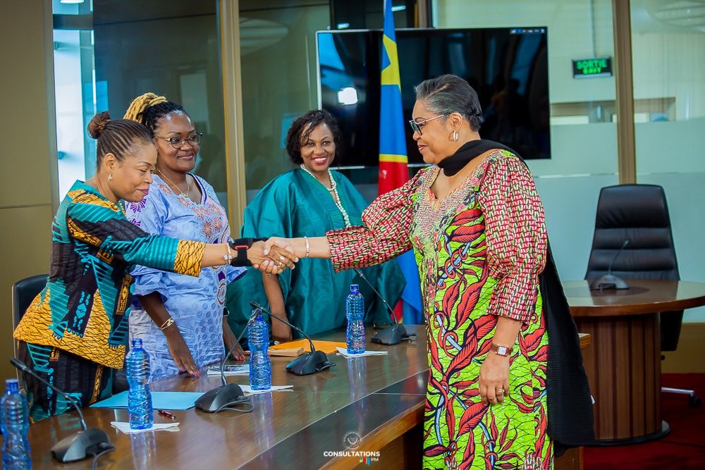 Le PR a vraiment fait un bon choix compétente - expérimentée-intègre- Belle- élégante et intelligente . Nous avons découvert une femme qui maîtrise les enjeux du moment et  les défis à relever, qui se prépare à y faire face! Donnons-lui un blanc seing !