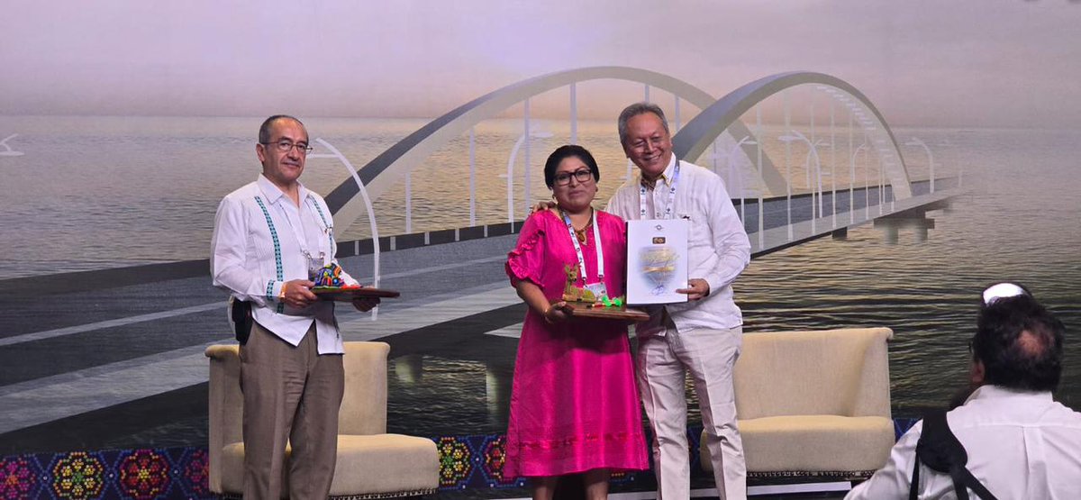 AMIVTAC_Chiapas's tweet image. VII Seminario Internacional de Puentes: Enlace al desarrollo.

Delegación Chiapas 

#seminariodepuentes
#amivtacchiapas
#puentes
#IngenieríaVial
#viisip
#vidantanuevonayarit