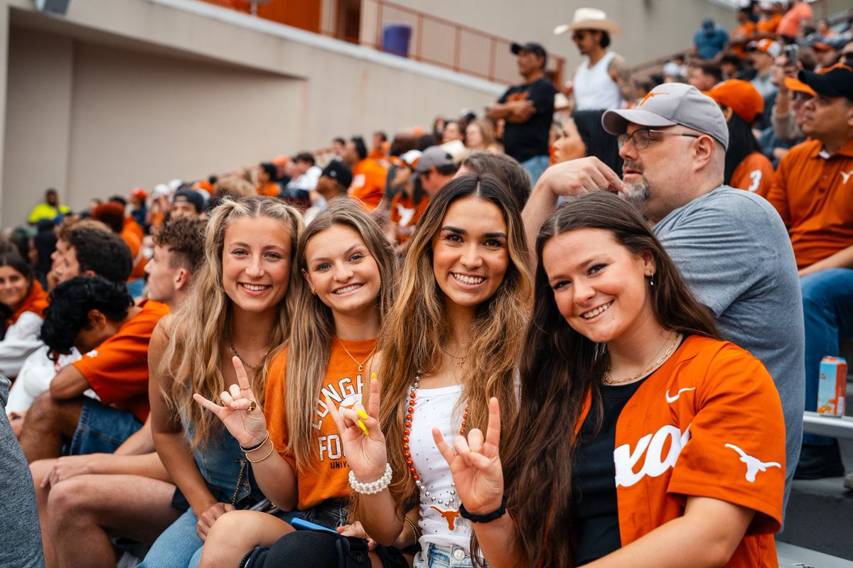 saturdays in ATX 🤩🤘 #HookEm | #RunWithTexas