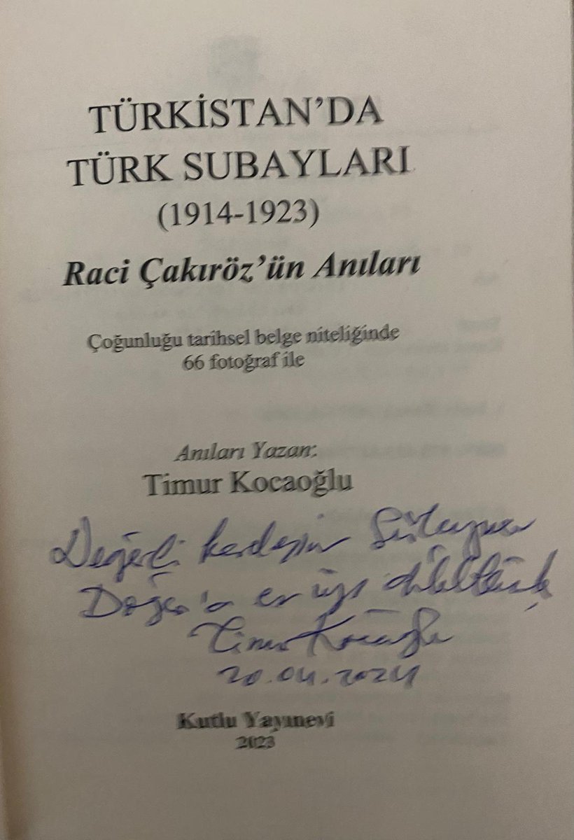 #Buhara Halk Cumhuriyeti İlk Cumhurbaşkanı Osman Kocaoğlu(1878-1968, kabri İstanbul Özbekler Tekkesi'ndedir)'nun oğlu @kocuniversity öğretim üyesi tarihçi Prof.Dr.Timur Kocaoğlu(D.1947)'nu dostlarla ziyaret ettik. Değerli hocamız,'Türkistan'da Türk Subayları'kitabını hediye etti.