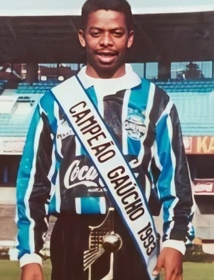 Futebol Nostálgico! on X: "Dener no @Gremio em 1993. Nostálgico! https://t.co/Og5FFfxaKP" / X
