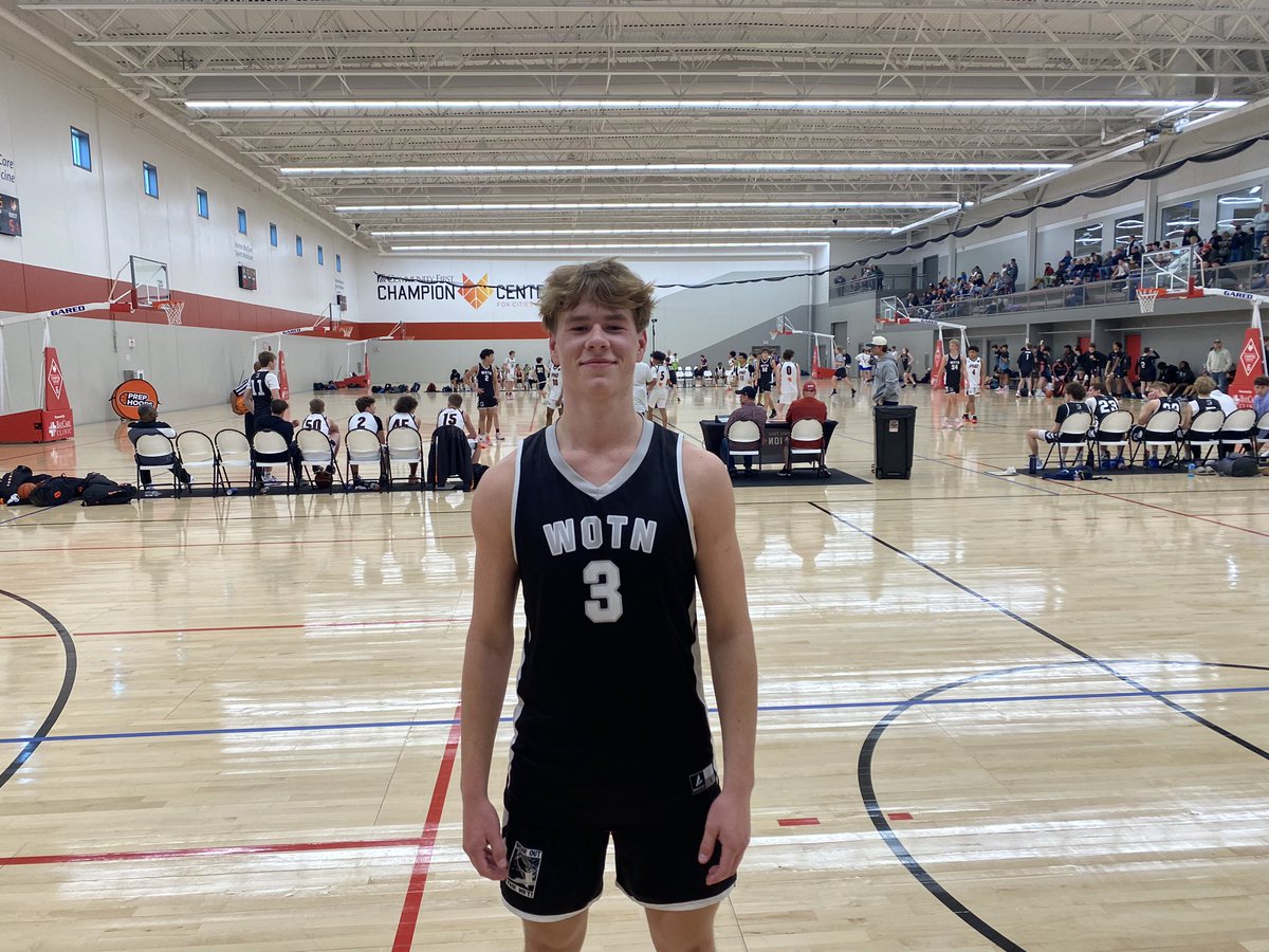 Max Blandin was handing out buckets today. The WOTN guard is as smooth and skilled as it gets on the offensive end. He made deep threes and attacked downhill and finished layups.

#PHMadnessInTheMidwest <a href="/PHCircuit/">Prep Hoops Circuit 🏀</a>