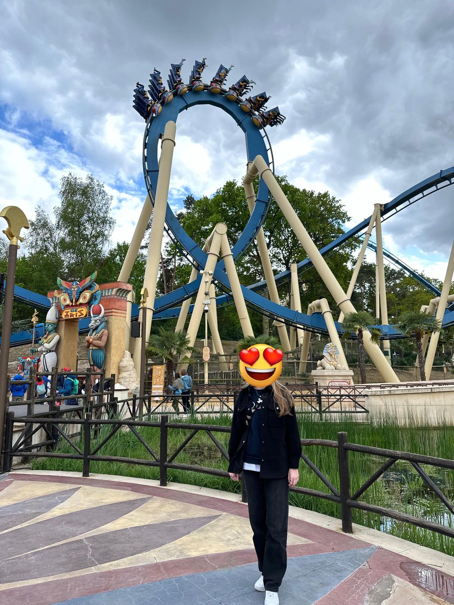 e_v_ennaS's tweet photo. #Oziris en #Toutatis zijn nieuwe favorieten onder de 180 achtbanen die ik tot nu toe heb mogen ervaren 🤩. #ParcAsteríx https://t.co/Gs8meVoEiJ