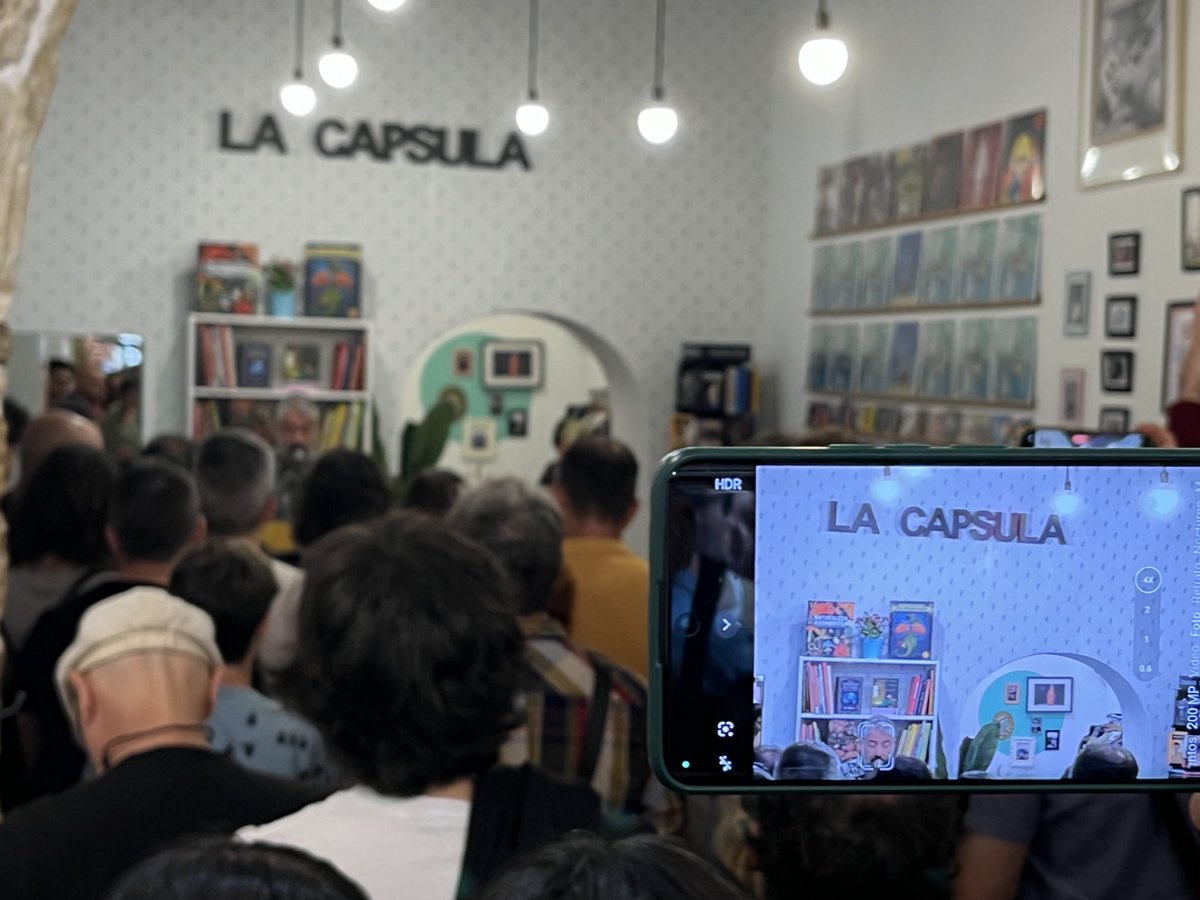 Superándose una vez más ⁦<a href="/TiendaLaCapsula/">Jose Moreno</a>⁩ con un gran regalo para sus clientes: ⁦<a href="/srchinarro/">sr.chinarro</a>⁩ y cervezas frías gratis… Gran ratazo