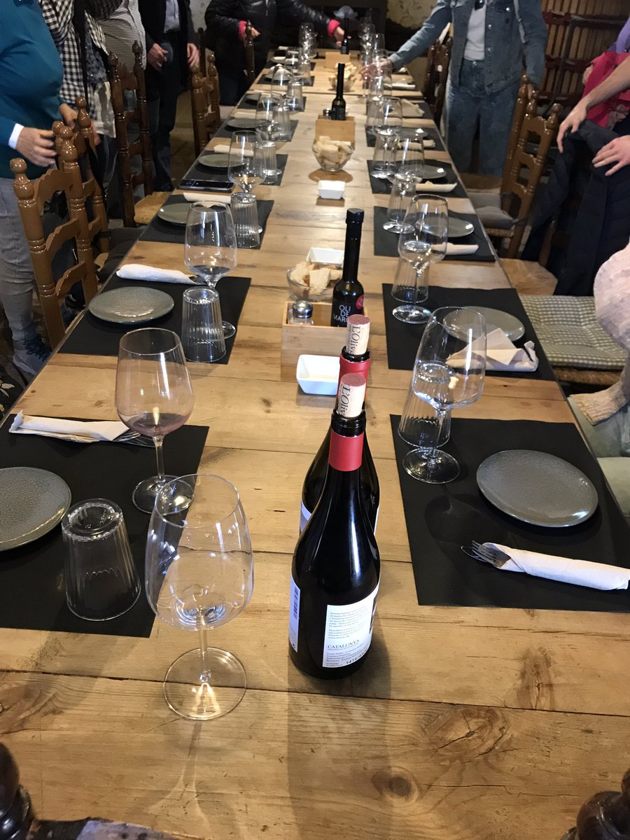 alacartemenus's tweet photo. Mar ha sido la mejor anfitriona del mundo. Un verdadero lujo conocer el proyecto de @olivera_coop de su mano.
#CanCalopa #Collserola #Barcelona https://t.co/yjUWrKJoOi