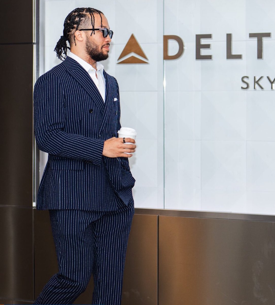 Jalen Brunson arrives to Game 1