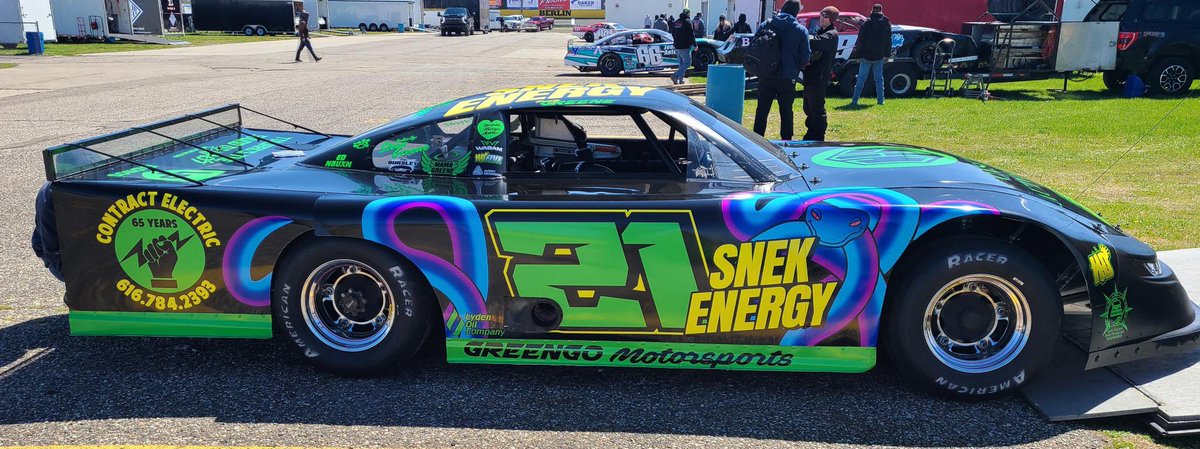 Race day!!! Show ⁦@snek_energy⁩ and $snekracing some love on ⁦@FloRacing⁩ right now