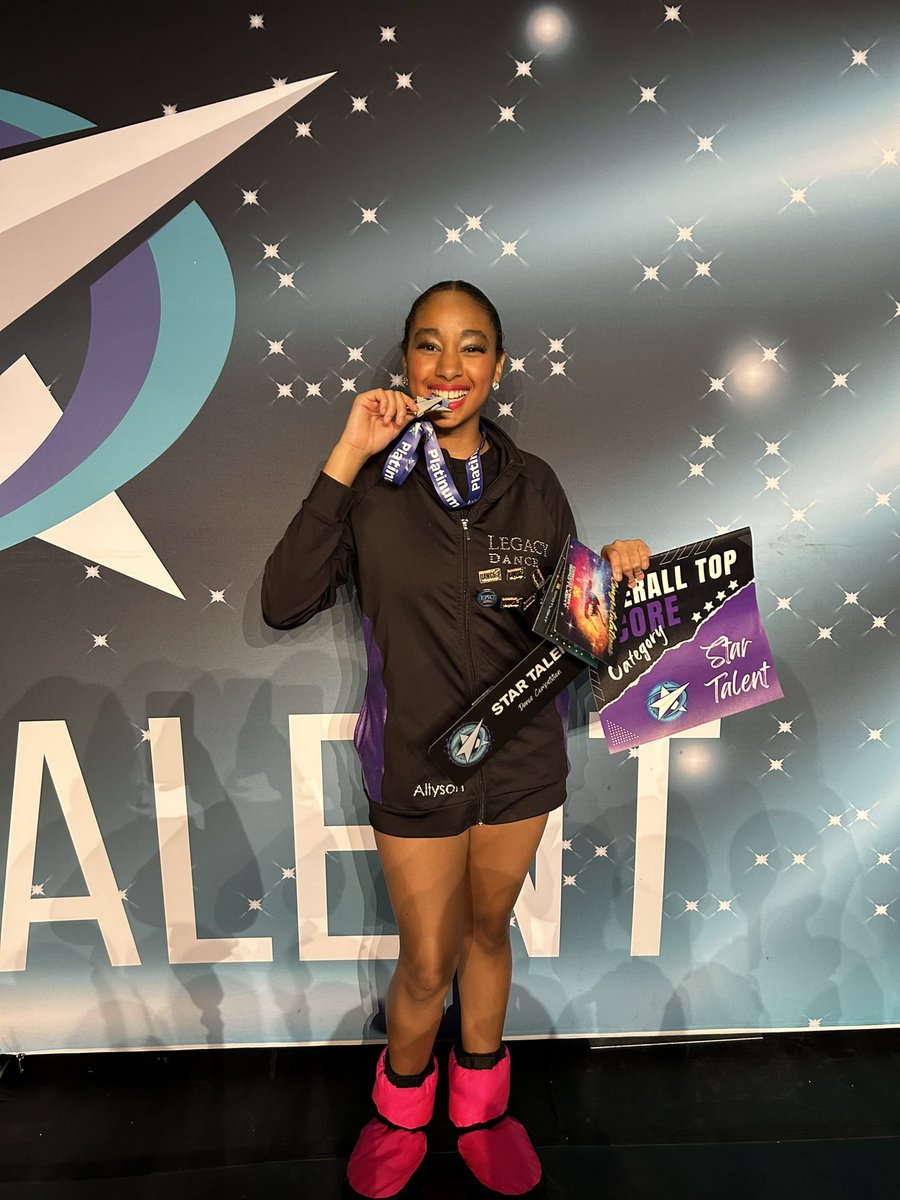 Last Competition of the season! This is her first year competing as a soloist 🏆Platinum Contemporary Dance 🏆1st place overall for Contemporary 🏆2nd place overall for teens soloist (top score) $1000 scholarship to attend a Discovery Spotlight Convention