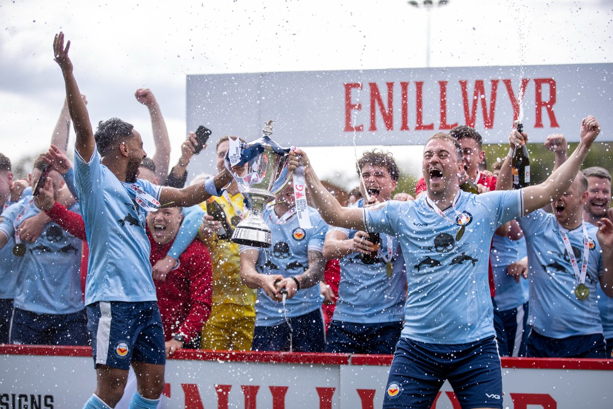 ⚽ 5’ 1-0 ⚽ 20’ 1-1 ⚽ 47’ 1-2 ⚽ 55’ 1-3 ⚽ 56’ 2-3 ⚽ 60’ 3-3 ⚽ 88’ 4-3 ⚽ 91’ 5-3 ⚽ 95’ 5-4 Congratulations to @NewportCity_FC as they beat Penrhyncoch to win the FAW Amateur Trophy! 📸 @nikitasmesney/@FAWales #DragonSignsAmateurTrophy