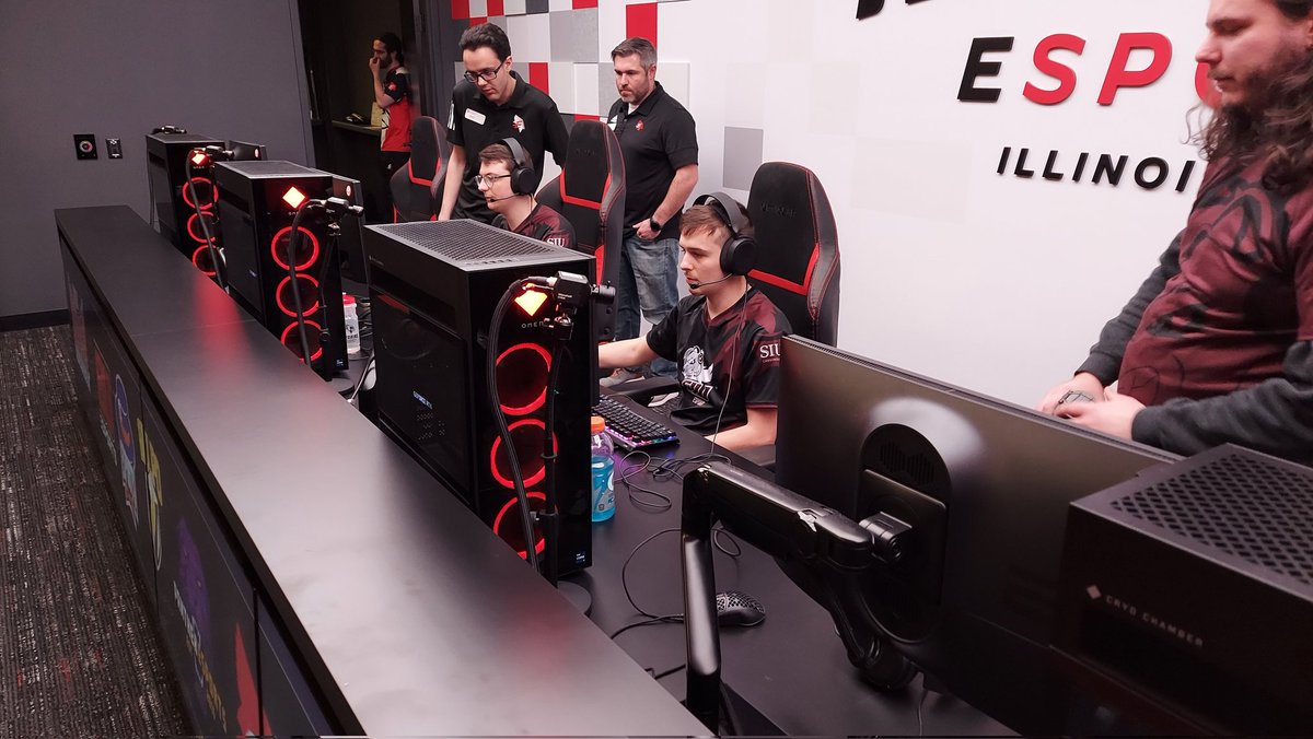 Rocket League is live in the MVC finals against Illinois State! Be sure to tune in!
twitch.tv/redbirdesports