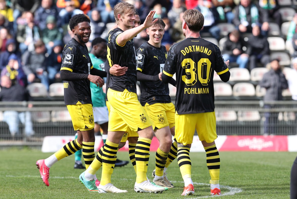 schwatzgelbde's tweet photo. Mit 5:0 (3:0) schlägt der #BVBII den #VfBLübeck absolut verdient beim heutigen Auswärtsspiel im Stadion an der Lohmühle. Hier sind unsere 📷 zu #VFBBVB. #BVB #BVBU23 https://t.co/6MM9hfGy4R