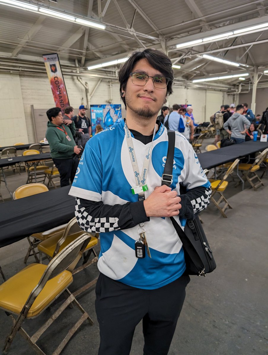 TravisGafford's tweet photo. Always cool meeting League fans at MTG events! Good luck in your CEDH tournament, Luis. #CommandFestSF https://t.co/S0PpzbDgL0
