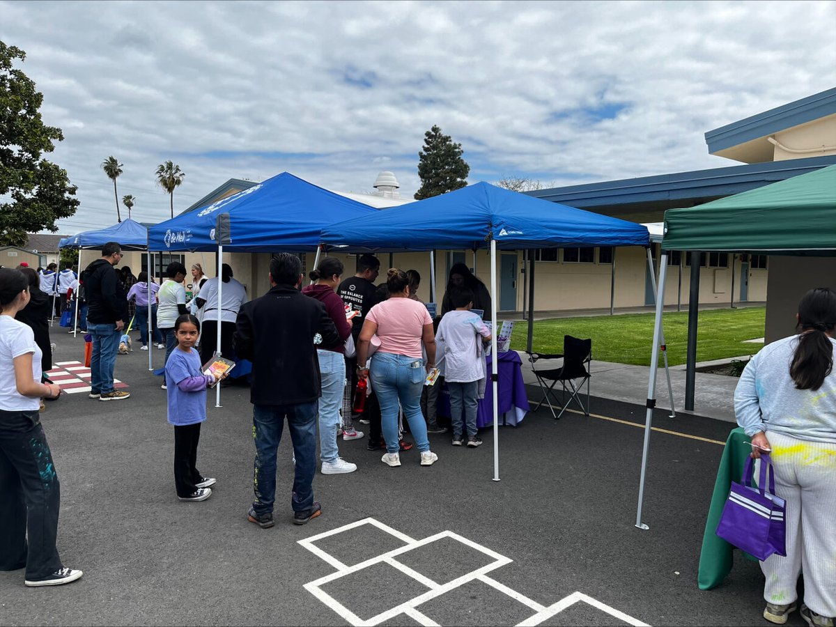 Thrilled to join @magnoliaschooldistrict's Color Run & Festival at Maxwell Elementary, thanks to #OCNavigator! Discover resources for families & kids at OCNavigator.org. Let's prioritize mental health! #MentalHealthMatters #RecoveryHappens