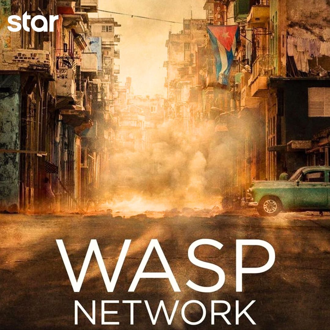 🎬 WASP NETWORK ⏰ 01:15 Ο κουβανός πιλότος Ρενέ Γκονζάλες, ξεκινάει μια νέα ζωή στο Μαϊάμι και σύντομα και άλλοι Κουβανοί τον ακολουθούν. Μαζί συστήνουν ένα δίκτυο κατασκόπων ώστε να διεισδύσουν σε οργανώσεις, υπεύθυνες για φονικά χτυπήματα στην Κούβα. #StarChannelTv